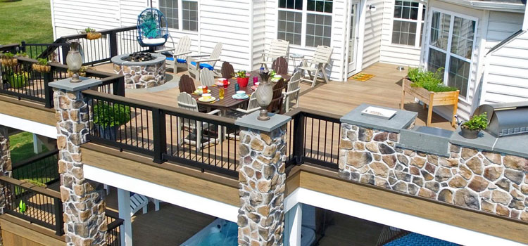 Custom Deck Design Contractors in Winnetka, CA