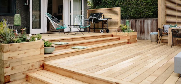 Cedar Decking in Winnetka, CA